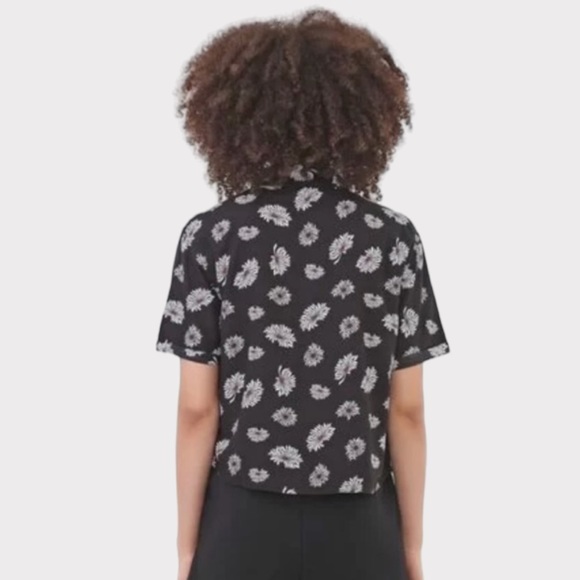 Vans - Woven Cropped Button Up Shirt - Black Floral - Size XS - Picture 3 of 8